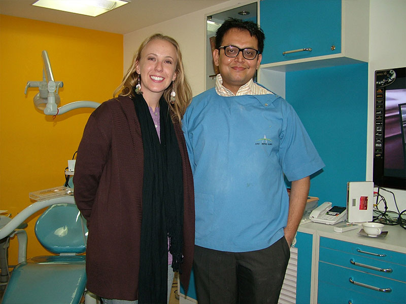 Sarah Patel before 8-veneer Hollywood smile makeover